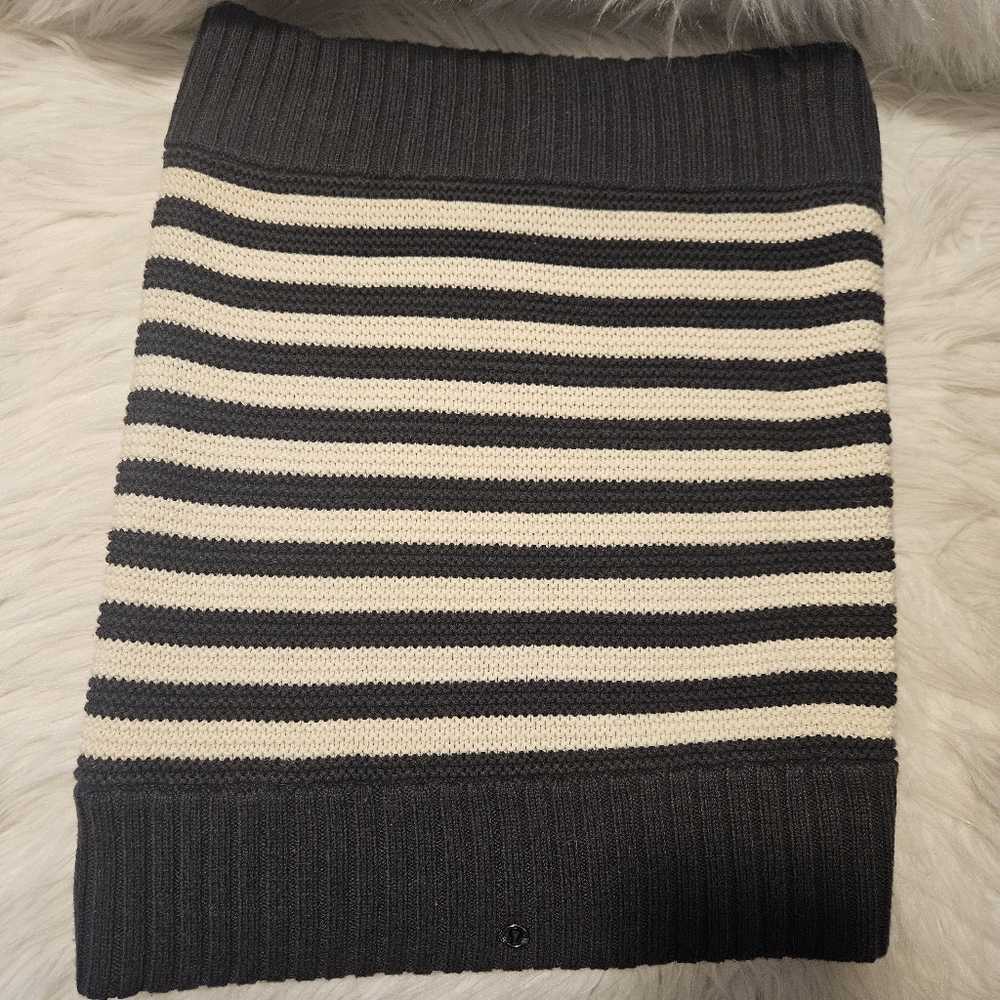 Lululemon Chalet Keep Your Neck Warm Cozy Scarf